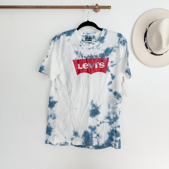 Levi's - T-shirt - Medium - Picture 1 of 2